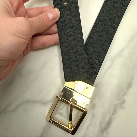 Michael Kors MK Women’s Black Monogrammed Twist Reversible Belt Gold Buckle - Picture 4 of 12